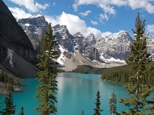 Canadian Rockies tours featuring Moraine Lake