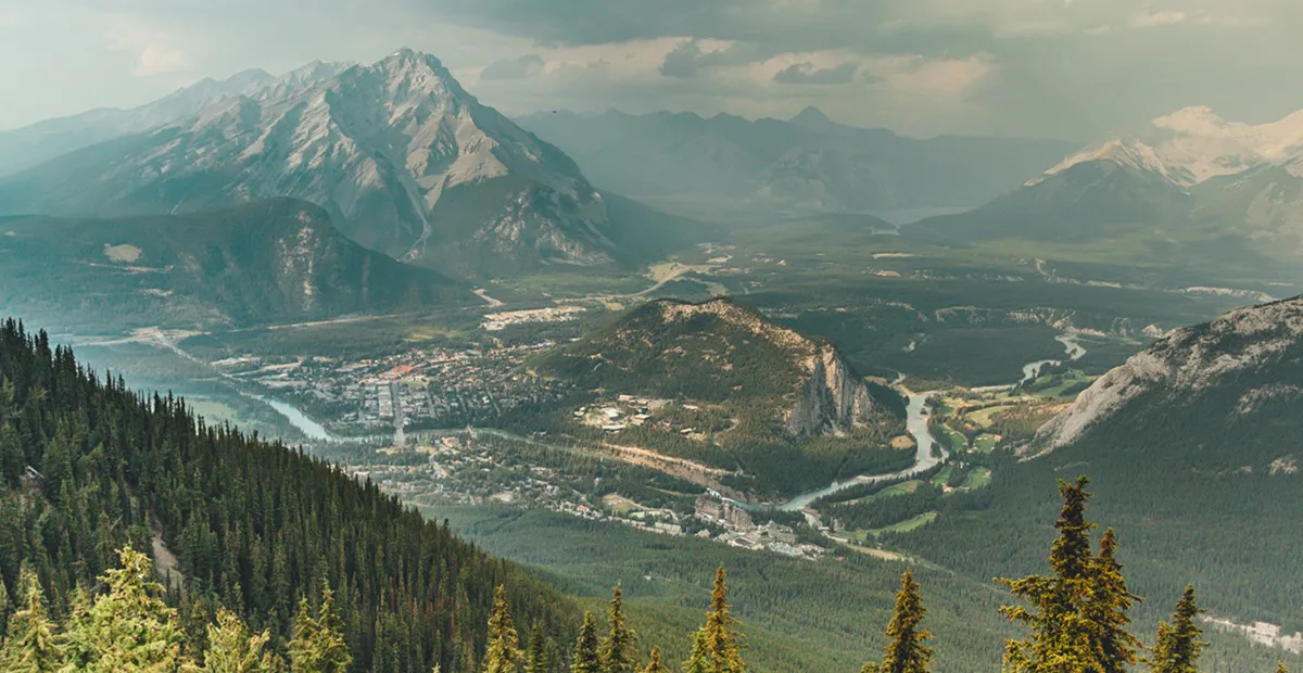 Activites-in-The-Canadian-Rockies-Sulphur-Mountain-Gondola-Ride