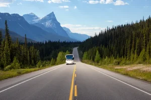 Bus making its way through the winding icefields parkway