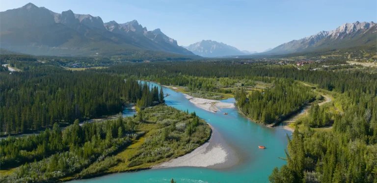Read more about the article Canadian Rockies – Your Complete Travel Guide